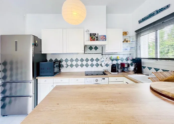 65 M2, 200m De La Plage, Parking, Avec Mise A Disposition D'1 Paddle Et D'1 Surf شقة *